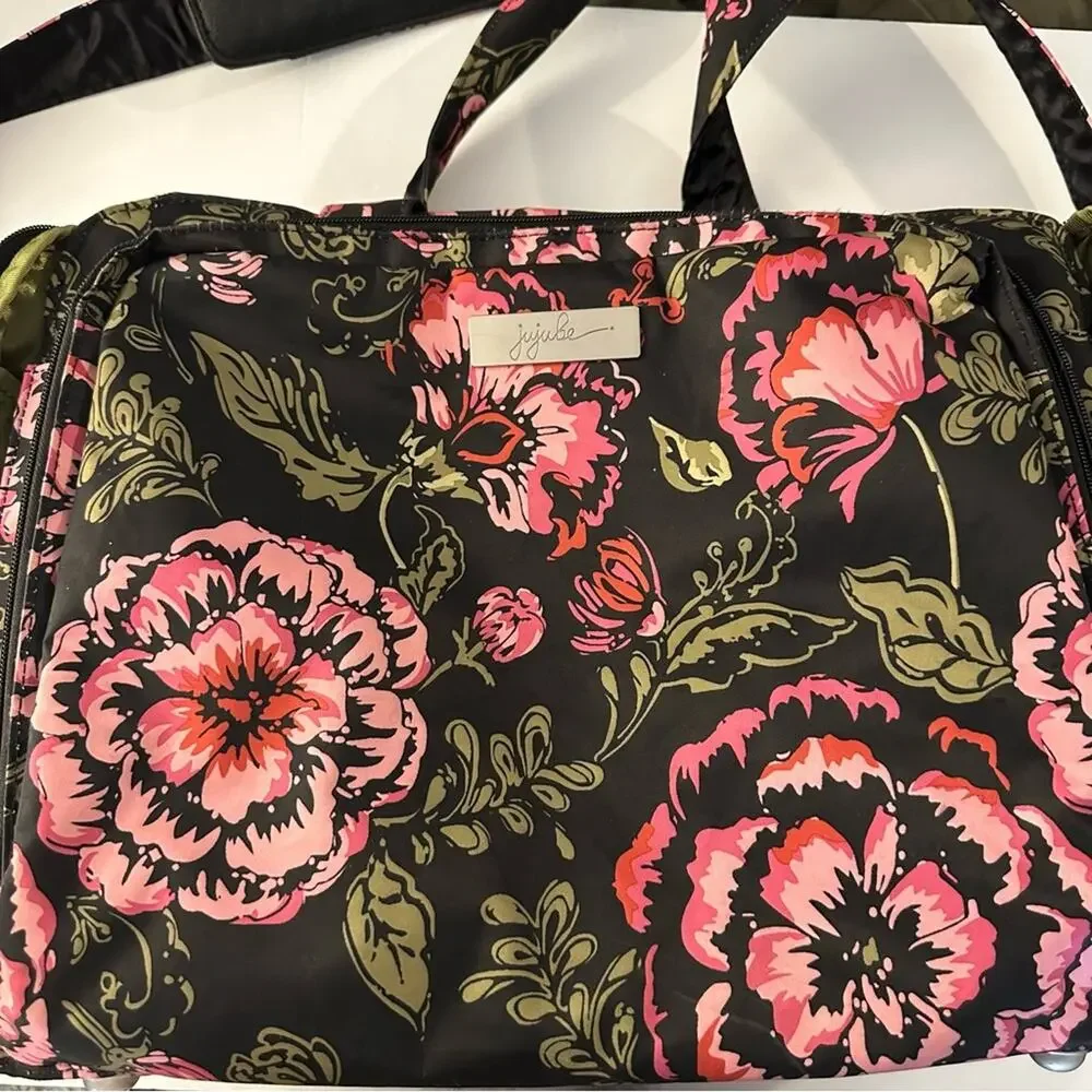 **CLOSET CLEAR OUT** Jujube Be Prepared Tote in Blooming Romance Floral Print